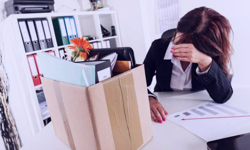 “领导信息必须在十分钟内回复”，未及时回算违纪？劳动法规定